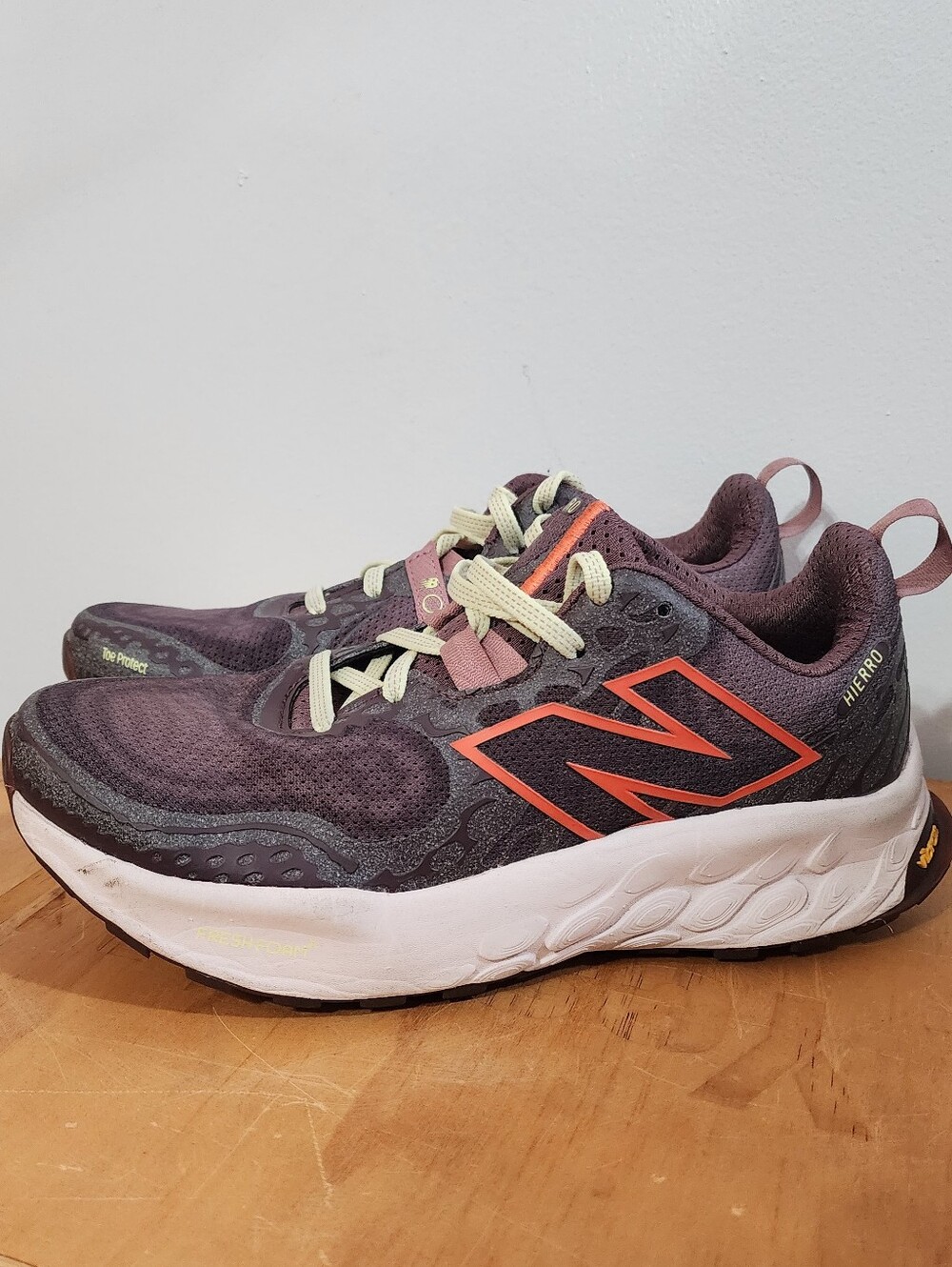 New Balance Women's Fresh Foam X Hierro V8 Athletic Sneaker Size 9 X-Wide